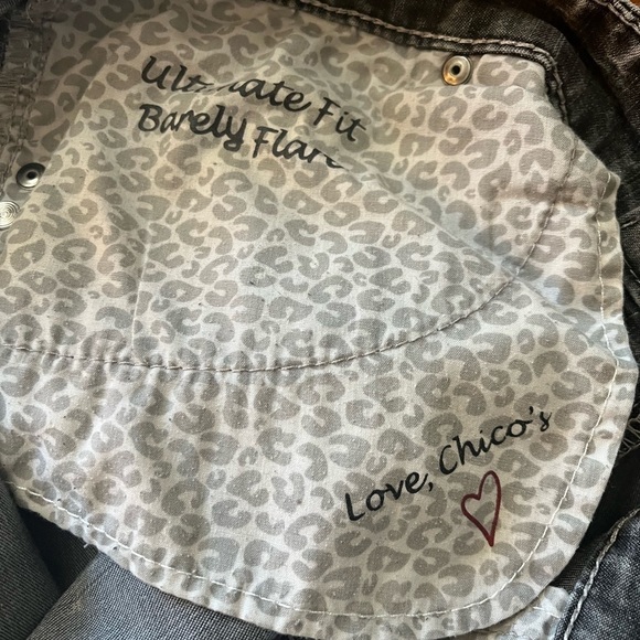 Chico’s Platinum Denim Ultimate Fit Barely Flare Gray Alkaline Jeans Chico 2 =12 - Picture 6 of 12